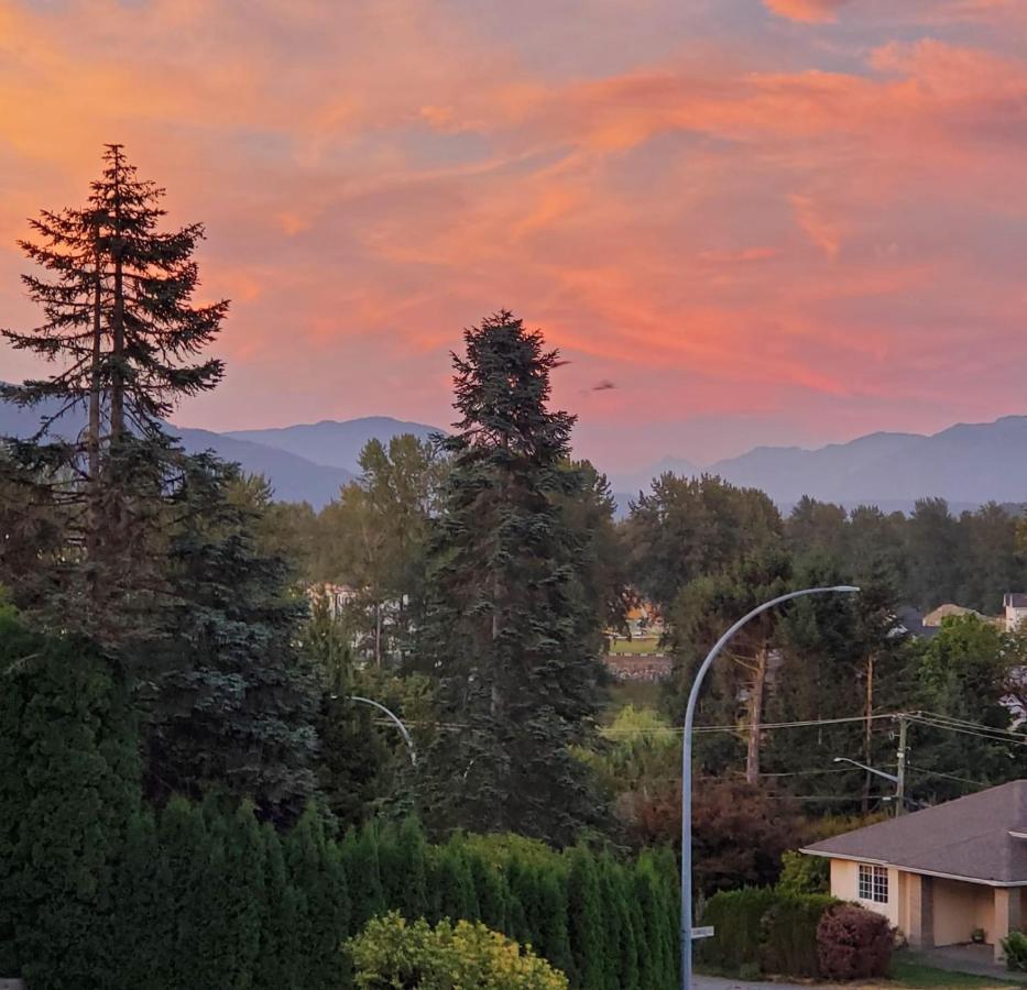 Mountain Retreat 3 Bedroom Garden House Near Heritage Park, Coliseum , Hwy 1, Fishing, Cultus Lake Chilliwack Esterno foto