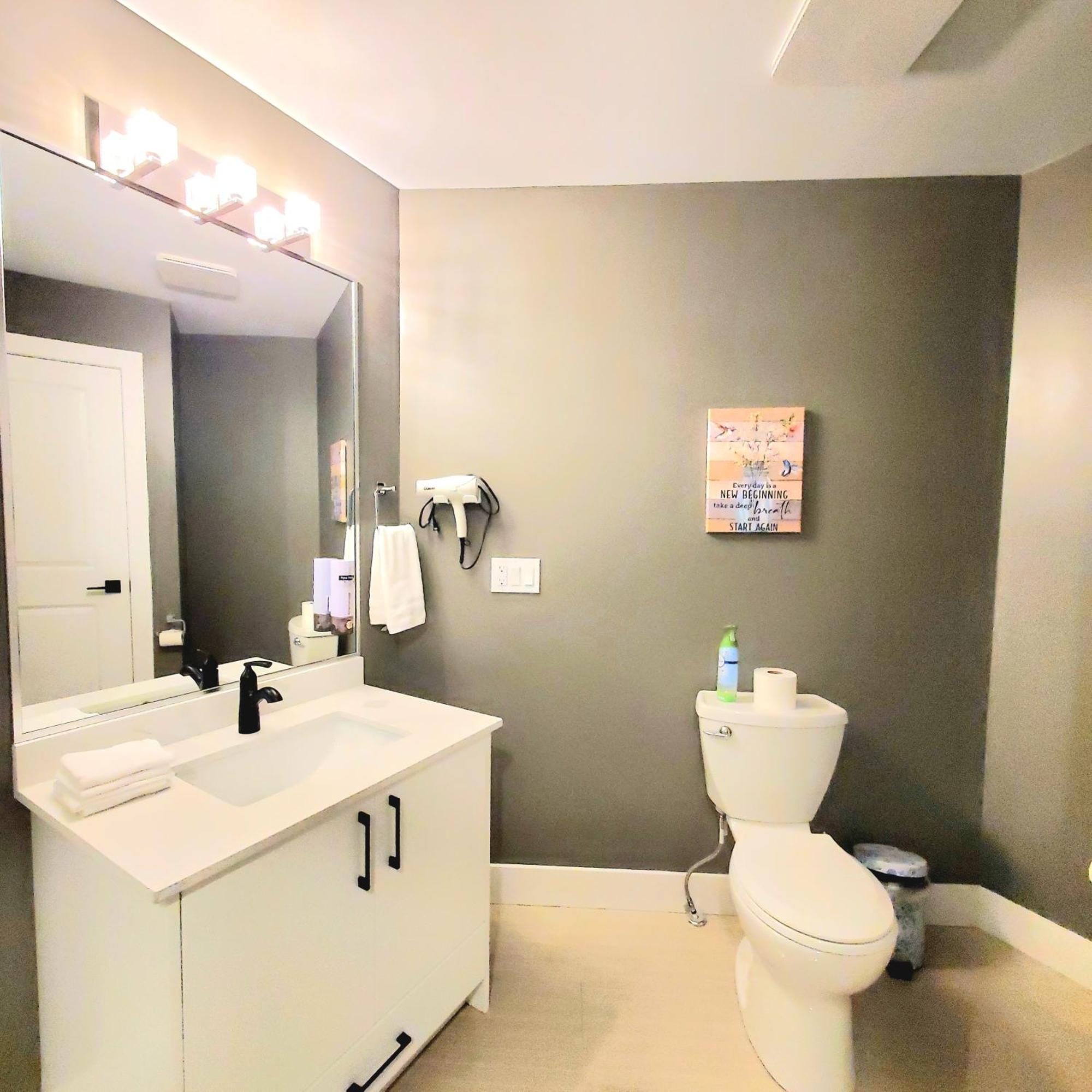 Mountain Retreat 3 Bedroom Garden House Near Heritage Park, Coliseum , Hwy 1, Fishing, Cultus Lake Chilliwack Camera foto